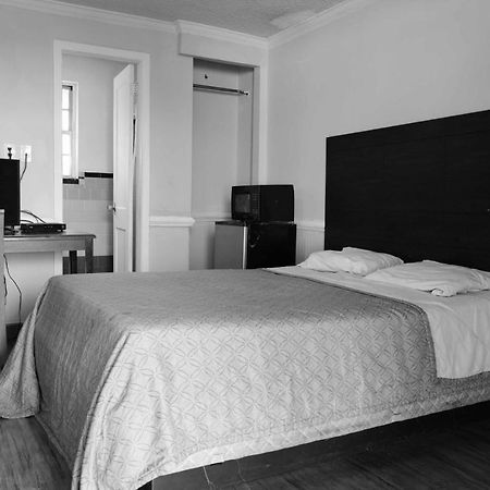 Richmond Motel Bagian luar foto