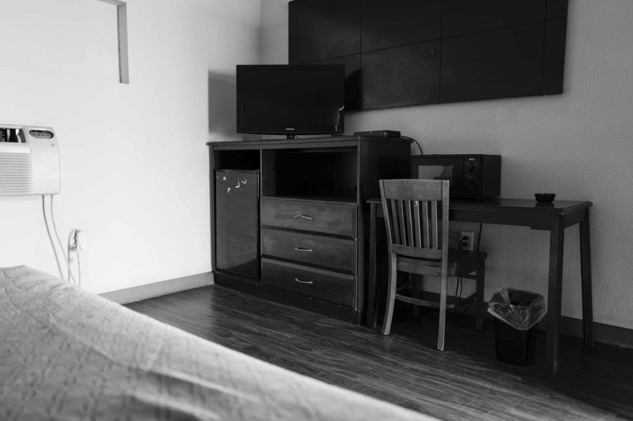 Richmond Motel Bagian luar foto