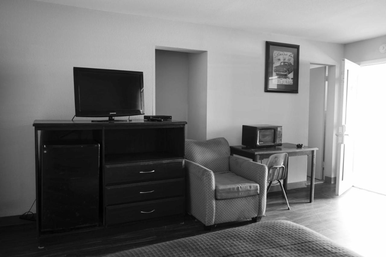 Richmond Motel Bagian luar foto