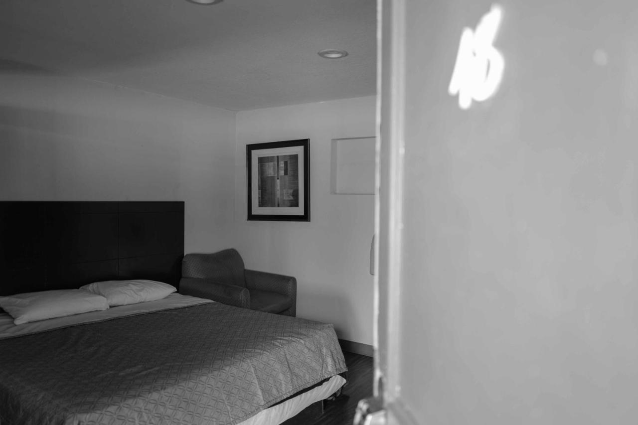 Richmond Motel Bagian luar foto