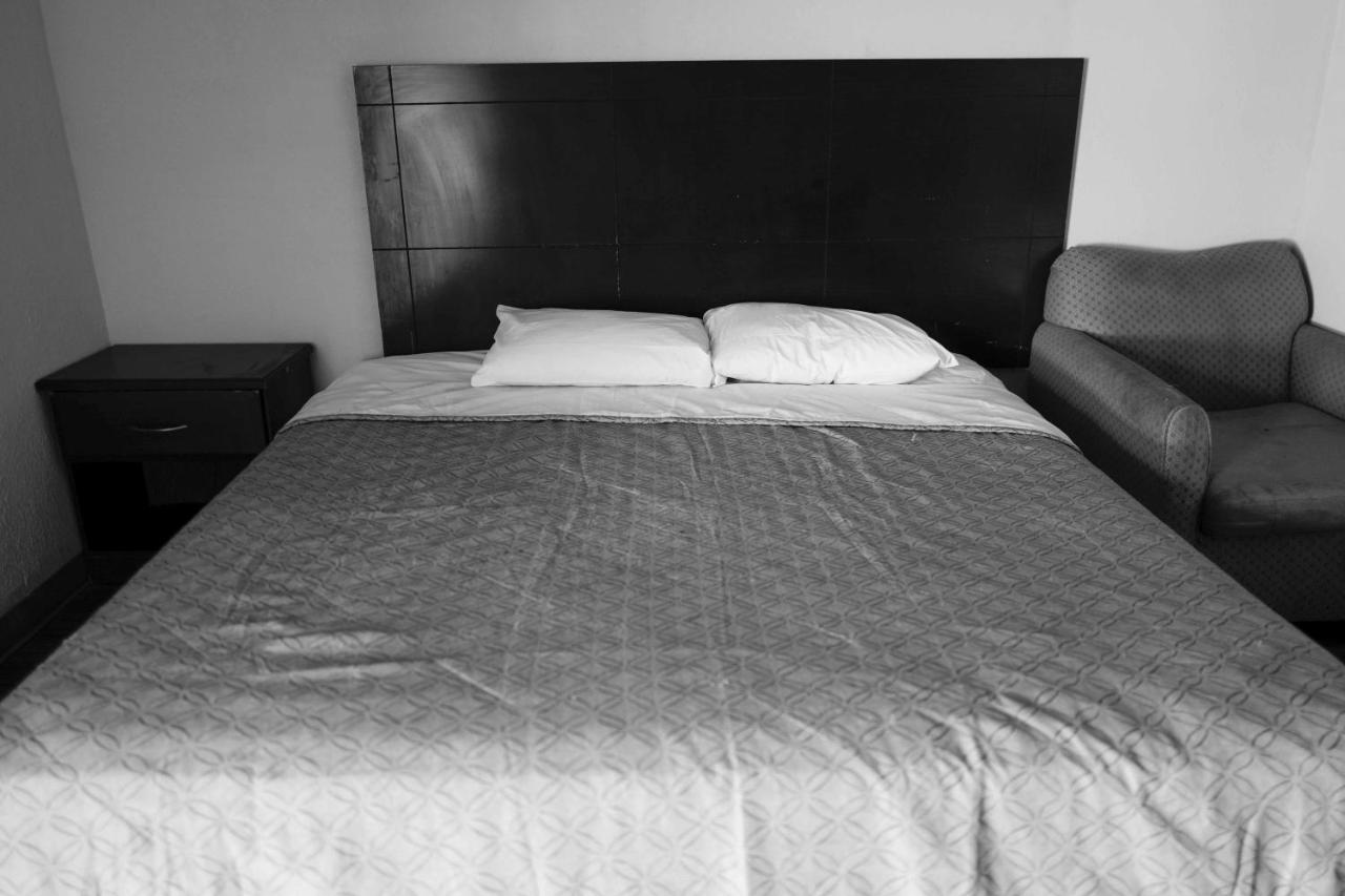 Richmond Motel Bagian luar foto