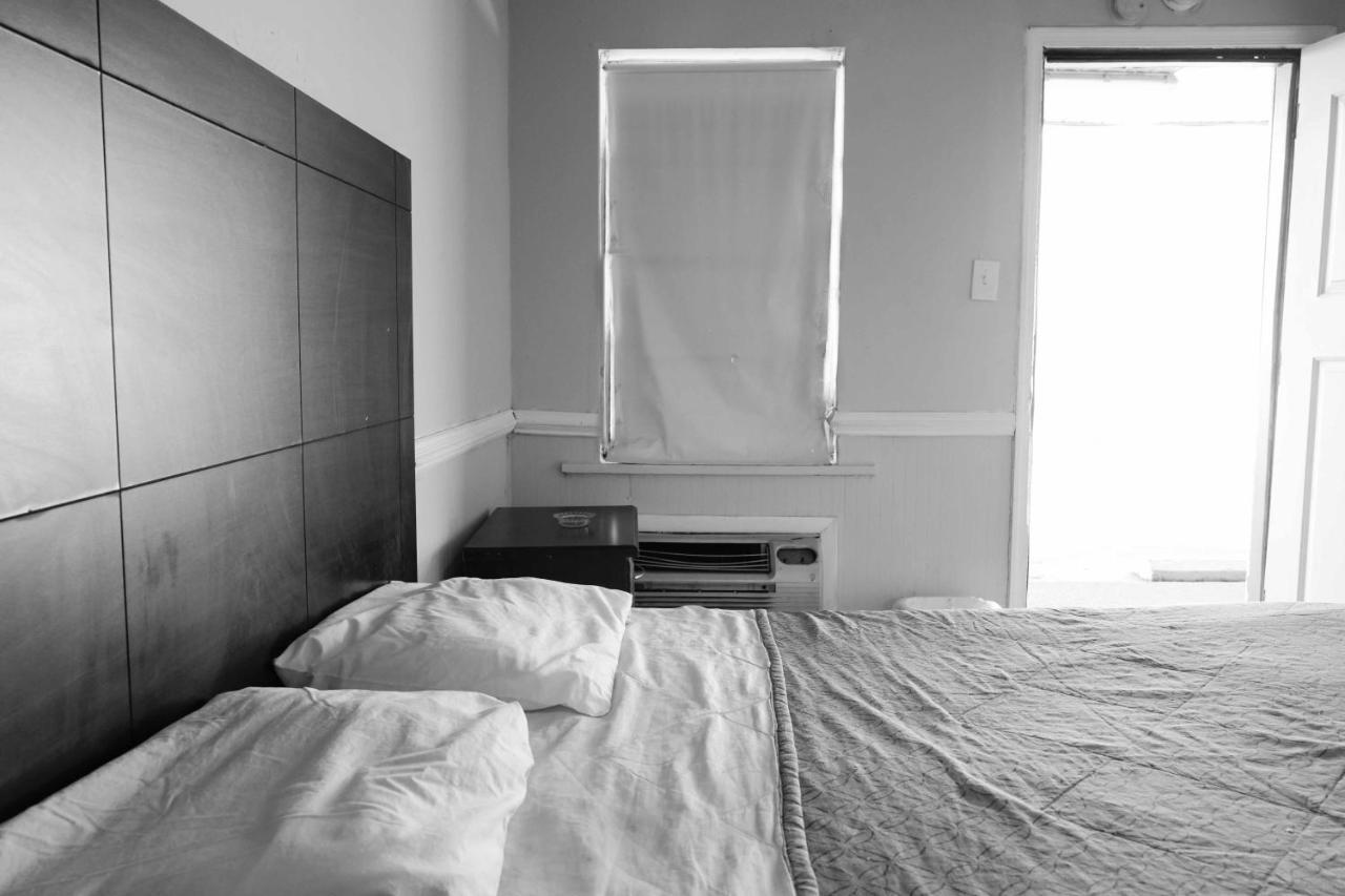Richmond Motel Bagian luar foto